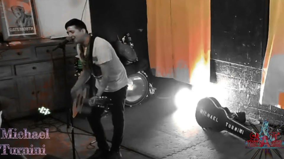 Michael Turnini performing at Midtown Meetup